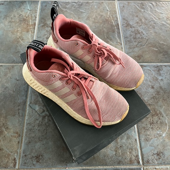 Adidas NMD R2 Ash Pink - Picture 2 of 9